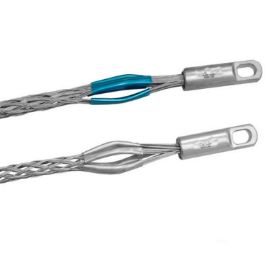 Cable pulling sock with swivel
